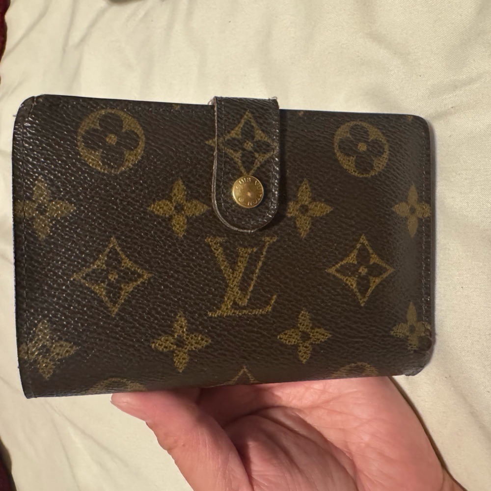 Louis Vuitton Brown Kisslock Wallet
